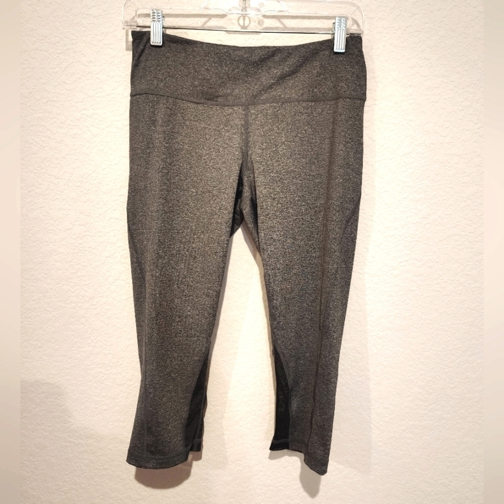 Z By Zella Gray Capris With Mesh Accents